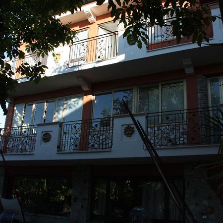 B&B Il Giardino Delle Meraviglie Melito Di Porto Salvo Exterior foto