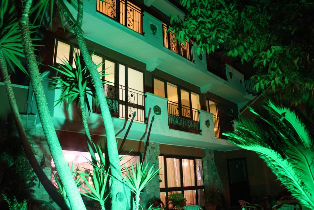 B&B Il Giardino Delle Meraviglie Melito Di Porto Salvo Exterior foto